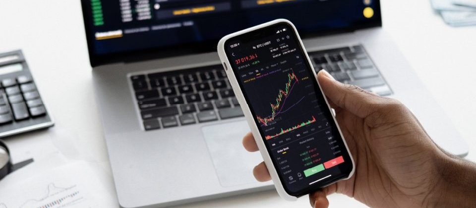 Should You Begin Trading on Your Smartphone?